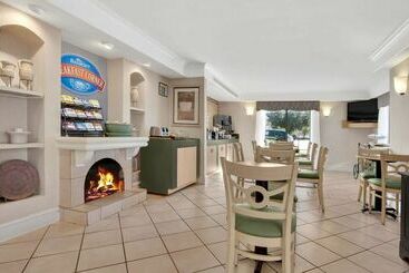 هتل Baymont By Wyndham Longview
