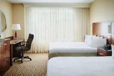 هتل Des Moines Marriott Downtown