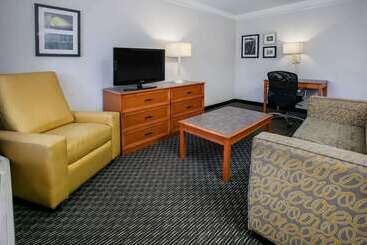 هتل La Quinta Inn By Wyndham Dallas Uptown