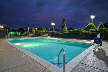 فندق Doubletree By Hilton St. Louis Airport