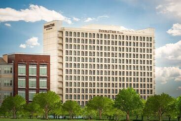 هتل Doubletree By Hilton Dallas   Market Center