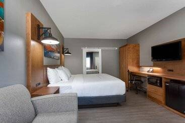 Hotel La Quinta By Wyndham Ft. Myers Sanibel Gateway