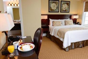 فندق Nassau Inn