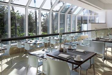 استراحتگاه Pier 66 Hotel & Marina