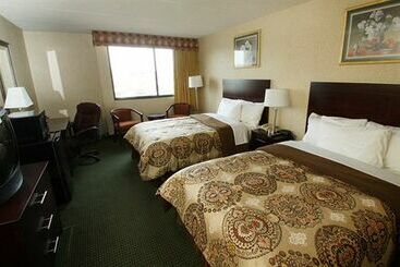 Stratford Hotel & Conference Center