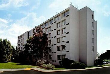 Stratford Hotel & Conference Center