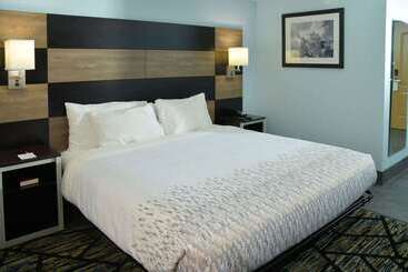 فندق Clarion Pointe Jacksonville Near Camp Lejeune