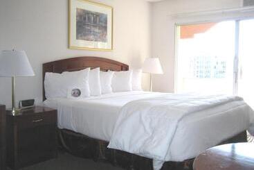 هتل Days Inn By Wyndham San Diego/downtown/convention Center