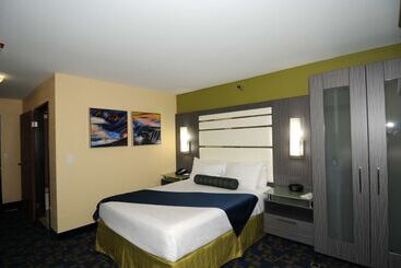 Отель Best Western Antelope Inn & Suites