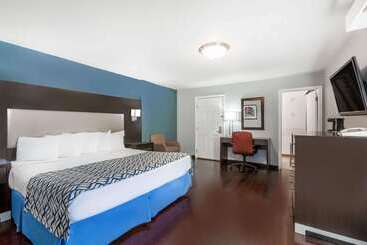 Отель Days Inn By Wyndham Austin/university/downtown