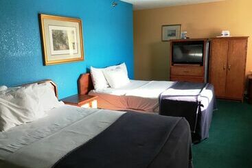 Отель Howard Johnson By Wyndham Denver West