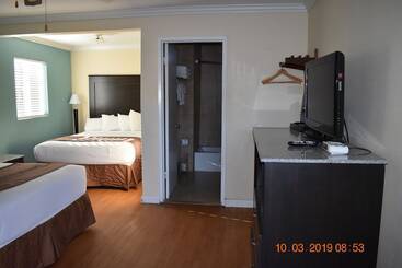 فندق Rockview Inn And Suites