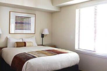 Отель Squaw Valley Lodge