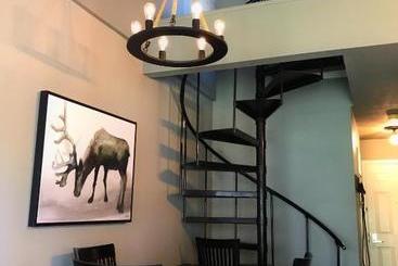 هتل Breck Creekside At Wildwood Suites
