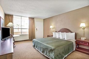 هتل Travelodge By Wyndham Las Vegas Center Strip