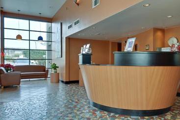 هتل Vagabond Inn Executive Old Town