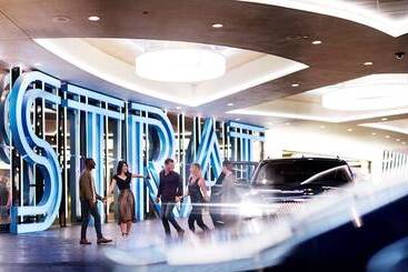 استراحتگاه The Strat Hotel, Casino & Tower