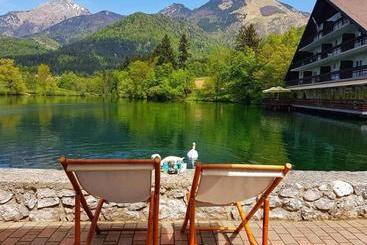هتل Alma & Castle Hrib