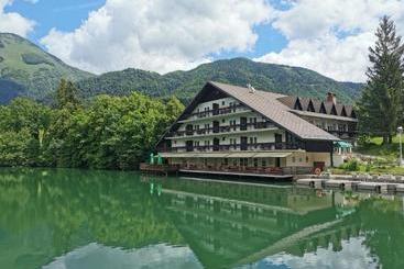 هتل Alma & Castle Hrib