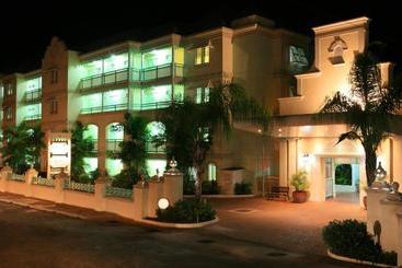 هتل Blue Orchids Beach