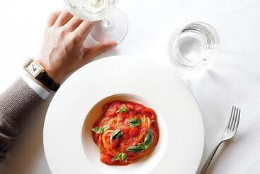 هتل Sheraton Lake Como