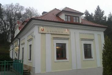 هتل Zámecký  U Rajských