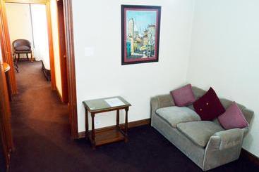 Gardi Hotel & Suites