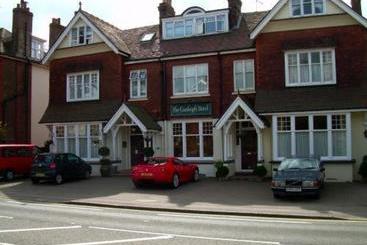 فندق Cranleigh
