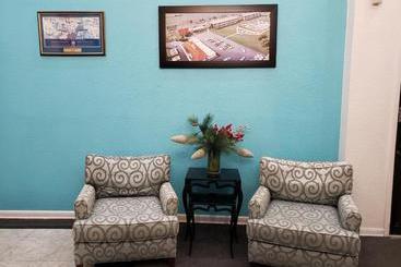 호텔 Howard Johnson By Wyndham Lake Front Park Kissimmee