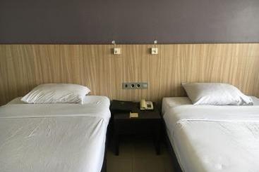 هتل Prima Cirebon
