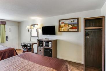 هتل Rodeway Inn