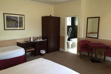 هتل Olivers Lodge