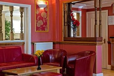 هتل Olivers Lodge