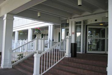 Embassy Suites Hotel Intl Airport