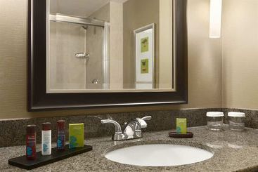 Embassy Suites Hotel Intl Airport