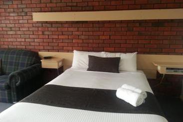 هتل Big Valley Lakeside Paradise Motor Inn