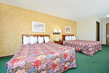 בית מלון כפרי Days Inn By Wyndham Ozark Springfield