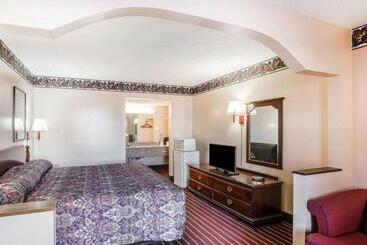 فندق Econo Lodge