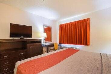Motel 6 Waterloo, Ia   Crossroads Mall   Cedar Falls