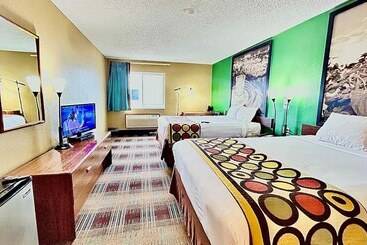 汽车旅馆  Express Inn Parsons