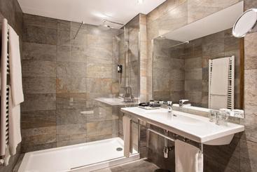 هتل Abba Xalet Suites