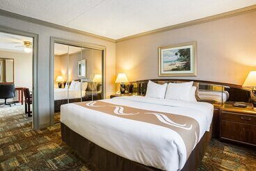 فندق Quality Inn