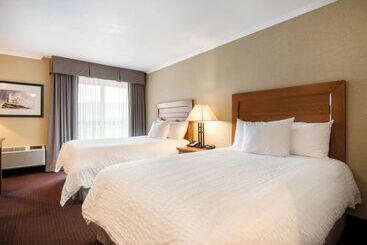 استراحتگاه Best Western Plus Norwester Hotel & Conference Centre