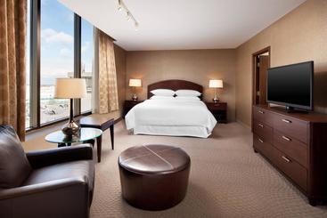 هتل Sheraton Cleveland Airport