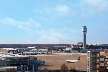 هتل Sheraton Cleveland Airport