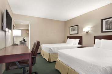 فندق Days Inn By Wyndham Lethbridge