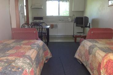 Breeze Motels