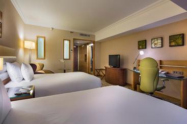 هتل Hilton Izmir