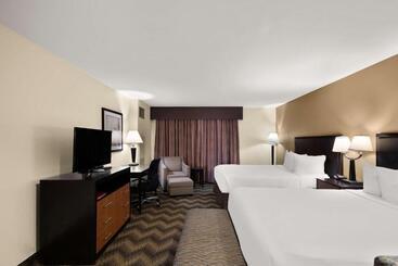 فندق Best Western Plus Gold Country Inn
