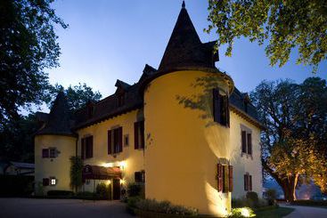 هتل Château De Salles